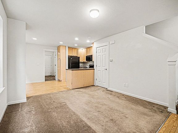 3rd image of 223 Cardinal Way