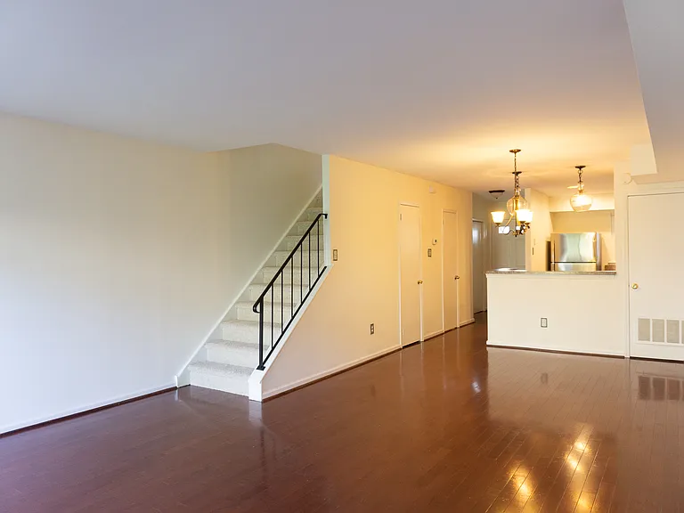 37 Winston Ct #37 — Photo 5