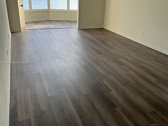 4th image of 1100 NE 191st St #22-E