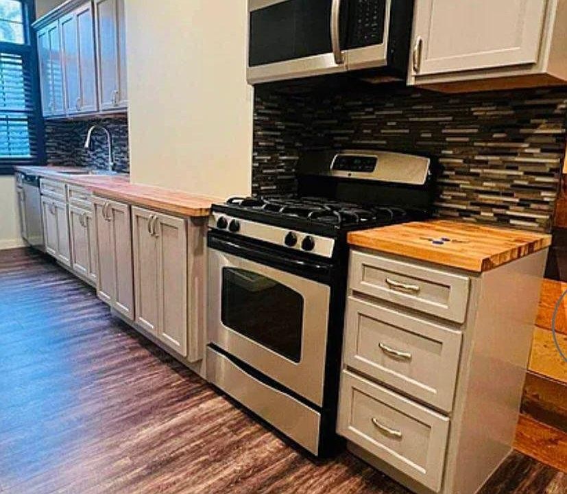 1st image of 15075 87th Ave APT 3C