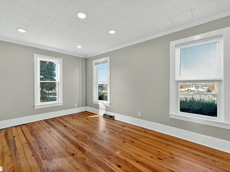 1183 Ridge Rd — Photo 9