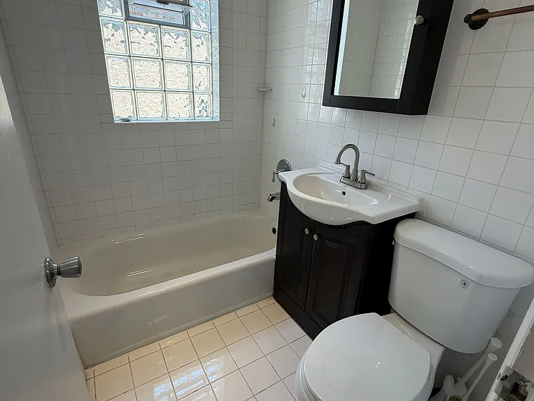 5558 W Wilson Ave #2 — Photo 18