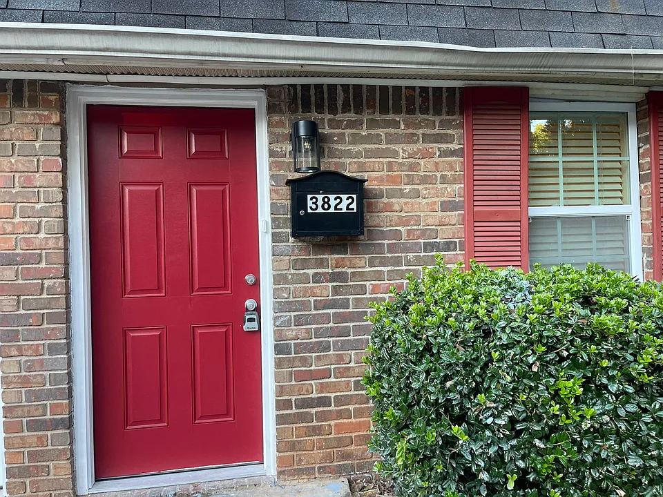 3822 Parklane Dr