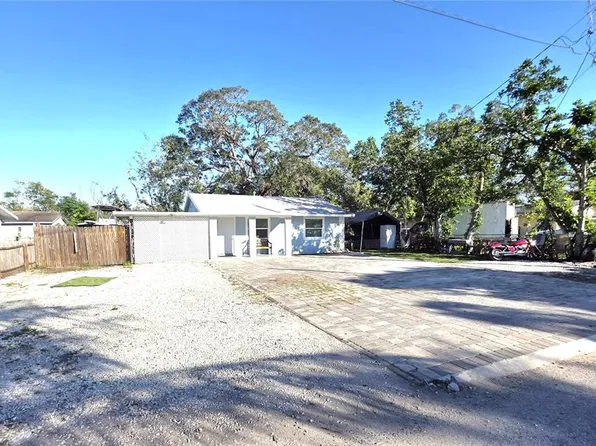 2137 4th St E, Bradenton, FL 34208