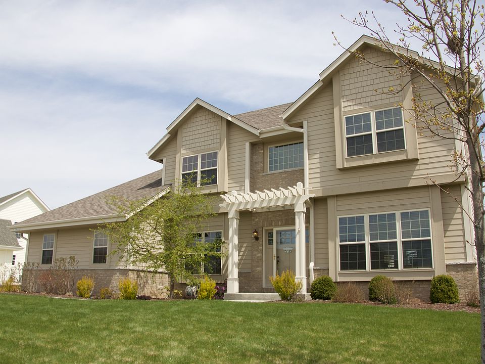 Gorgeous 2-Story Home