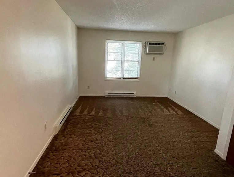 1120 Meridian Heights Dr — Photo 3