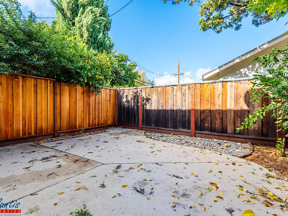 1st image of 1005 Ravenscourt Ave #2