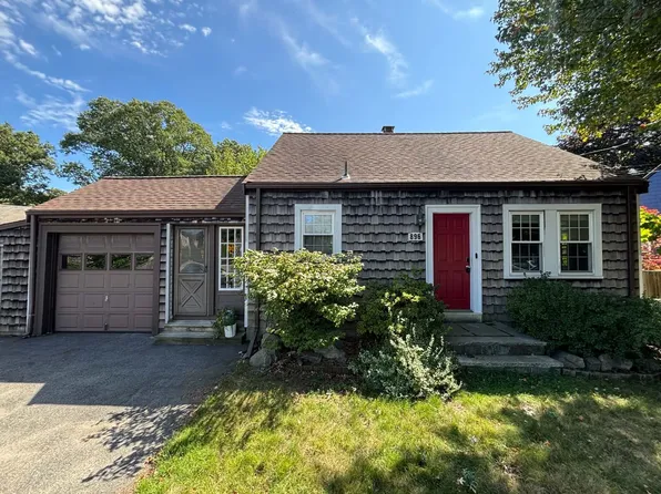 896 East St, Dedham, MA 02026