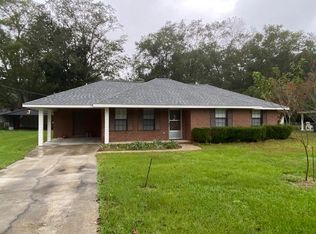 409 Leggett St, Broxton, GA 31519
