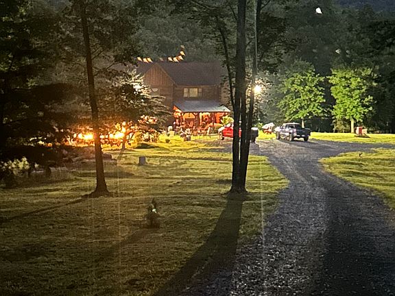 3rd image of 1337 Buck Hill Rd