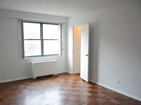 4th image of 17501 Hillside Ave #4Y