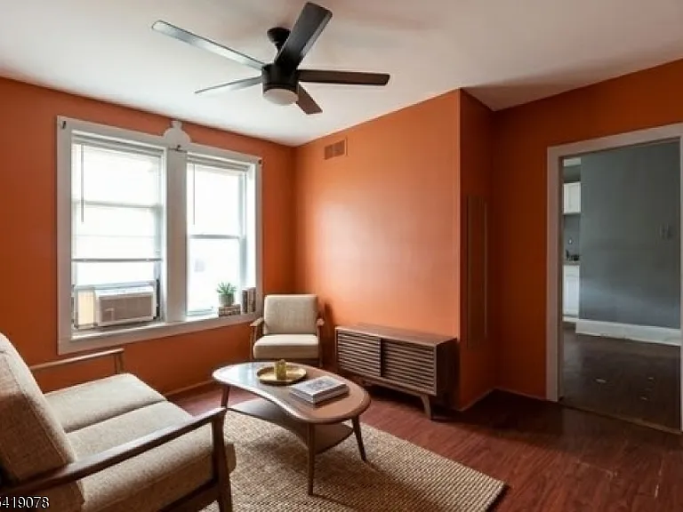 73 4th St #3 — Photo 7