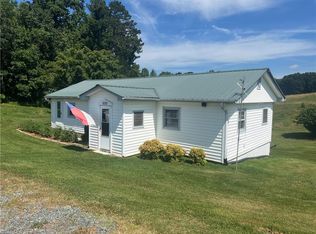 1010 Rocky Knob Rd, King, NC 27021