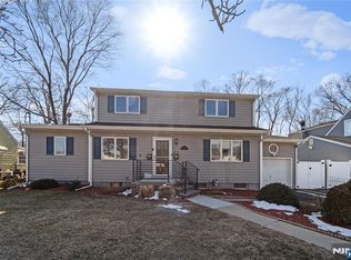 264 S Lanza Ct, Saddle Brook, NJ 07663