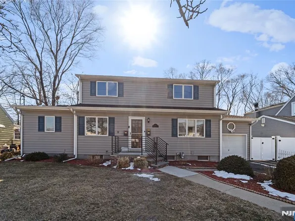 264 S Lanza Ct, Saddle Brook, NJ 07663