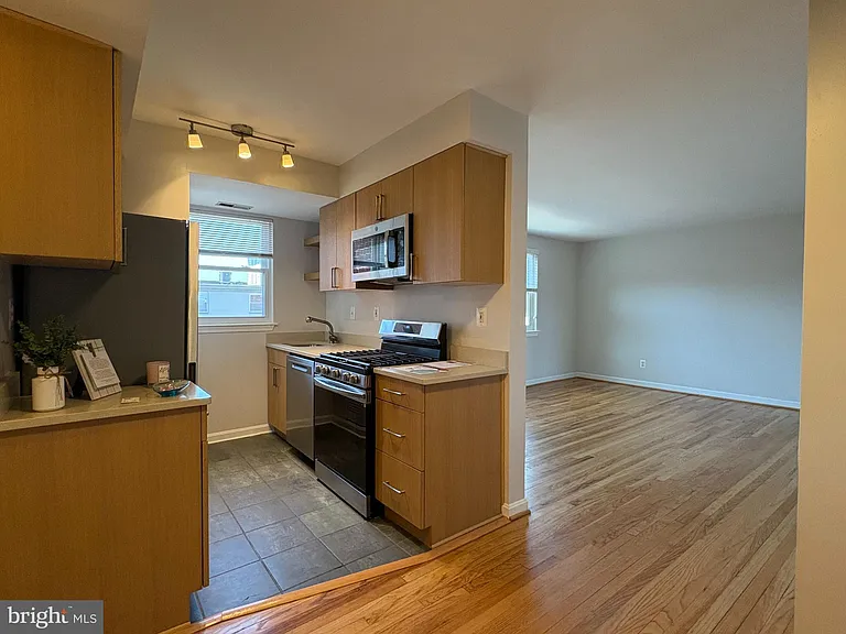 1627 Massachusetts Ave SE #302 — Photo 6