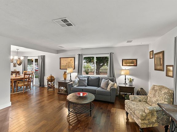 3rd image of 2795 Soledad Canyon Rd