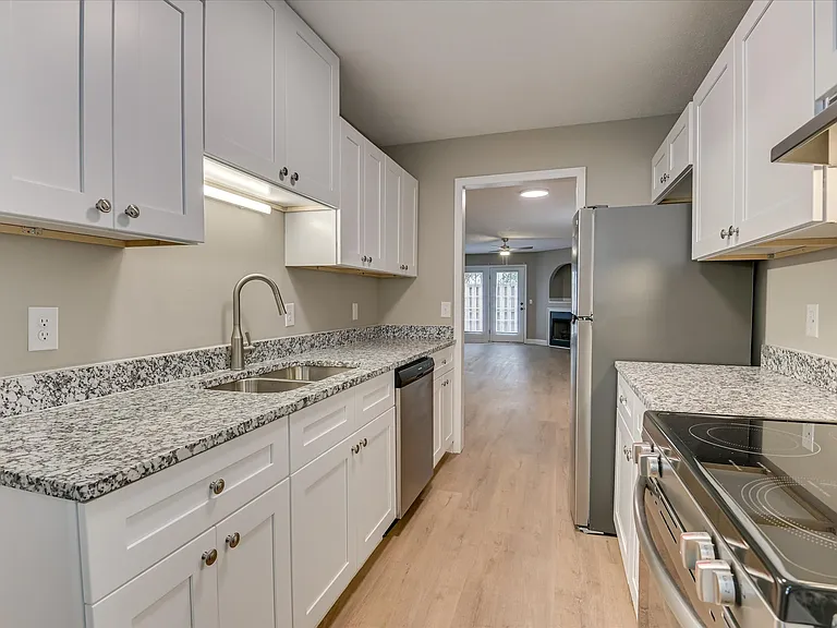 100 Kelly Dr SW — Photo 11