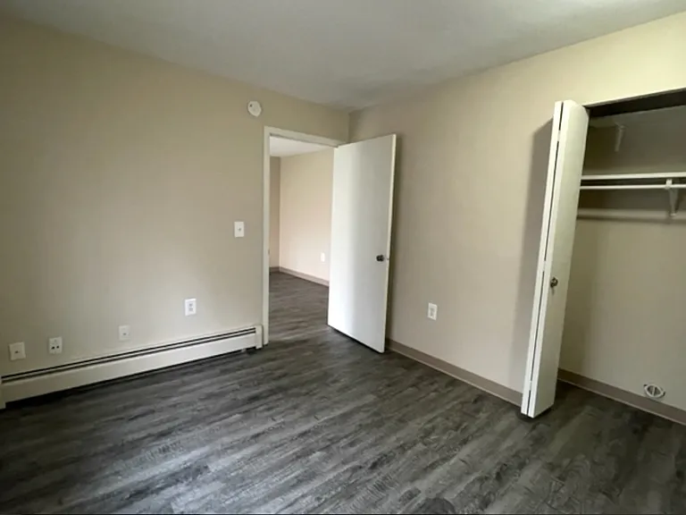 Oak Valley Apartments — Photo 40