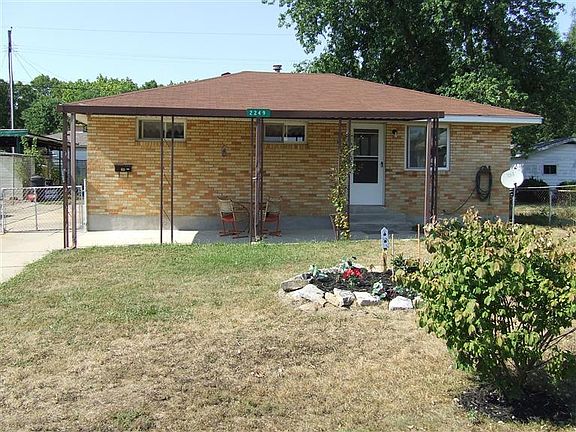 4th image of 2249 Coronette Ave