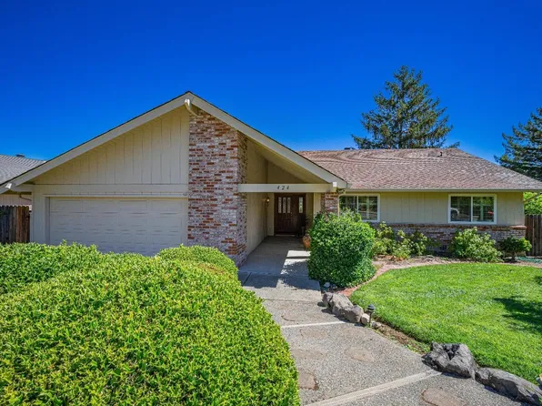 424 Oak Brook Lane, Santa Rosa, CA 95409