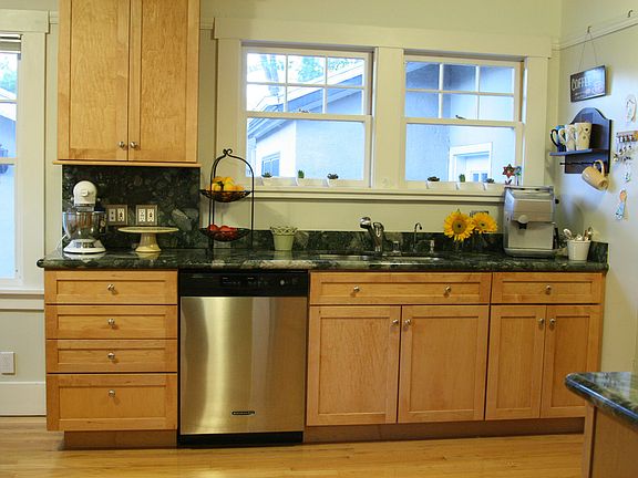Kitchen sink area