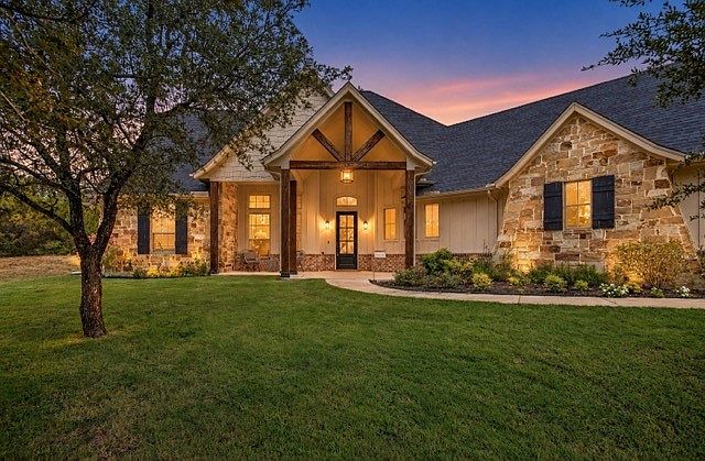 1st image of 605 Embers Ln
