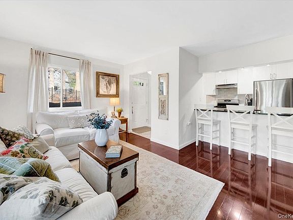 4th image of 21 Arbor Way #21