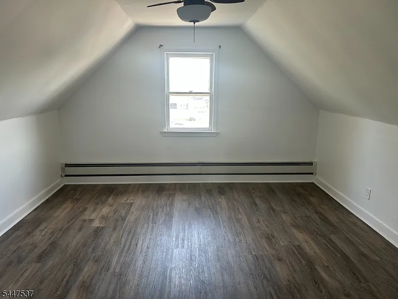 2 bed, 1.0 bath, $1,800 — Photo 2