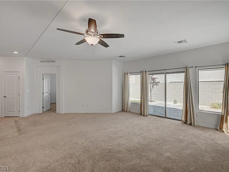 630 Great River Ave — Photo 11