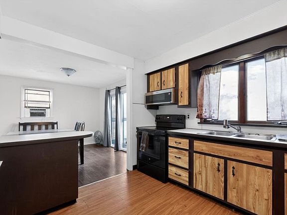 5th image of 438 Ewingville Rd