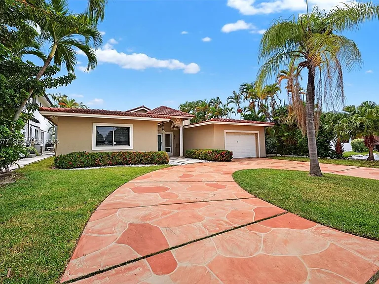 317 S Riverside Dr — Photo 24