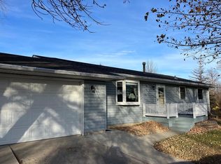 118 Knollwood Dr, Redwood Falls, MN 56283