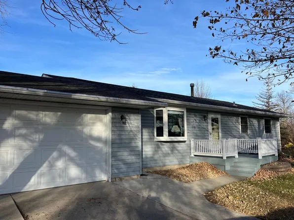 118 Knollwood Dr, Redwood Falls, MN 56283