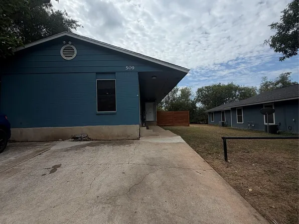 509 Central Ave #B, Elgin, TX 78621