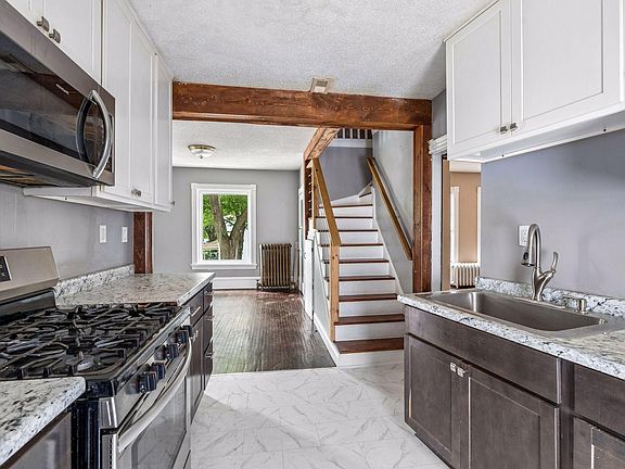 2nd image of 958 26th Ave NE