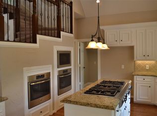 2 Graceful Elm Ct, Spring, TX 77381