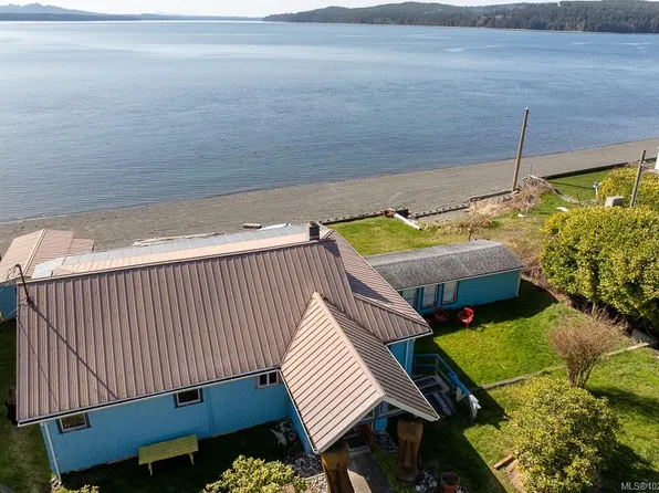 220 1st St, Mount Waddington, BC V0N 3E0