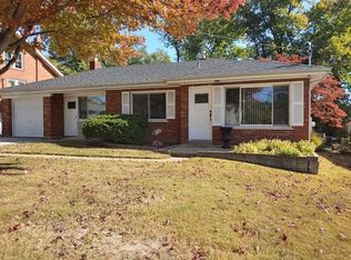 9824 Baptist Church Rd, Saint Louis, MO 63123