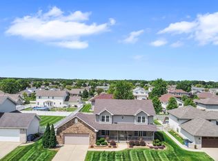 185 High Point Trl, Dyer, IN 46311