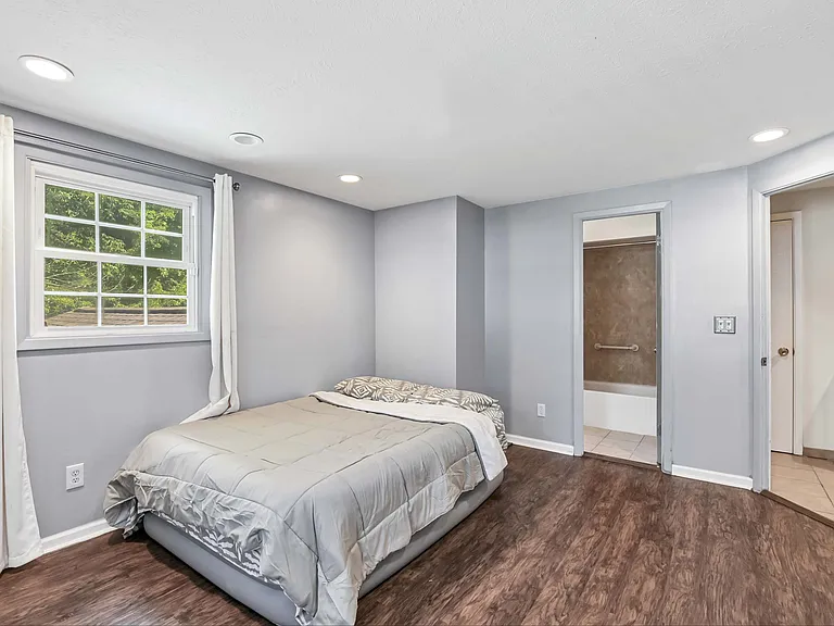1722 Sheridan Rd — Photo 19