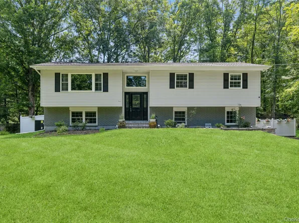 42 Alexander Road, Monroe, NY 10950