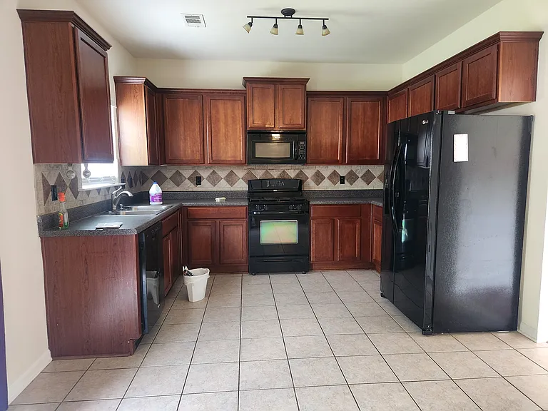 505 Chartwell Dr #505 — Photo 2