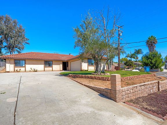 2nd image of 522 Felicia Ln