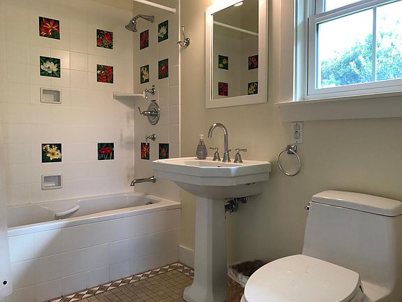 Master bedroom full bathroom