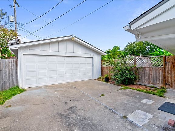 4th image of 726 Meadowbrook Dr