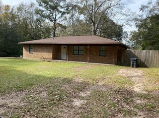 9901 Foxshire Dr, Moss Point, MS 39562