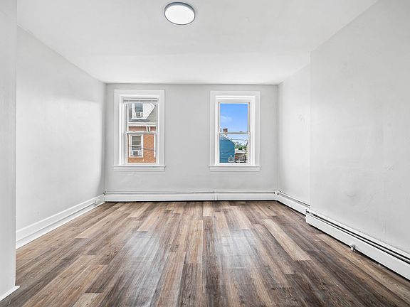 3rd image of 1821-1823 Niggel St #1