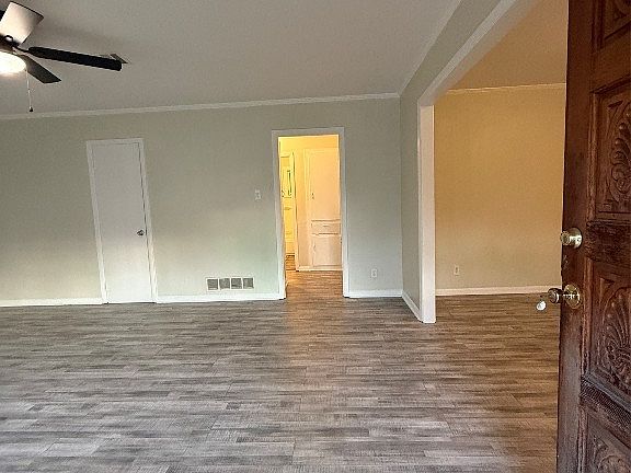 2nd image of 611 Shepard St