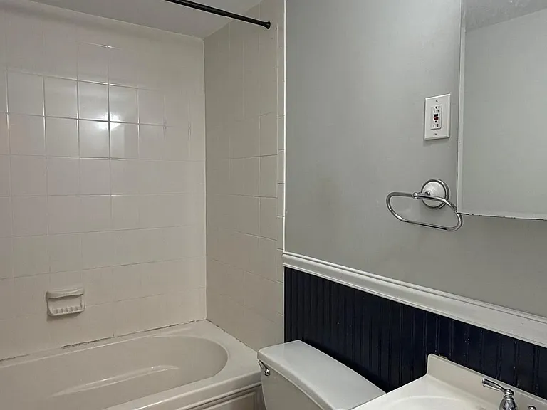 319 Meetinghouse Ln — Photo 18